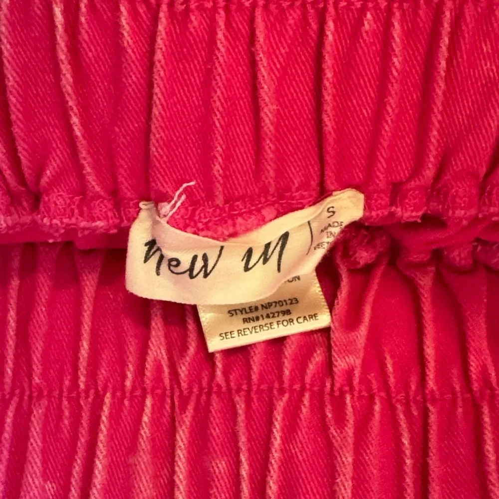 High waisted Pink Women's Denim‎ Shorts - Picture 3 of 3